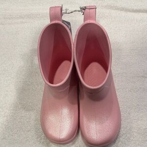 Cat & Jack Pink Girls’ Waterproof Short Rain Boots.
